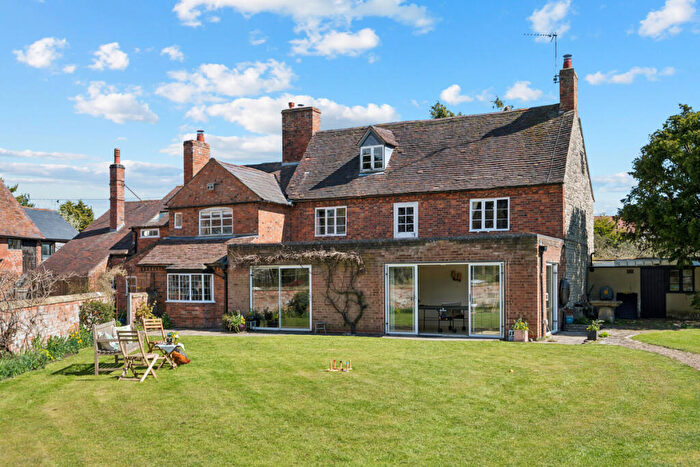 4 Bedroom Detached House For Sale In Manor Farm, Duck Lane, Stratford-upon-avon, CV37