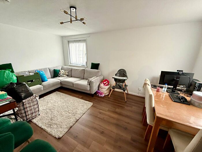 3 Bedroom Maisonette To Rent In British Street, London, E3