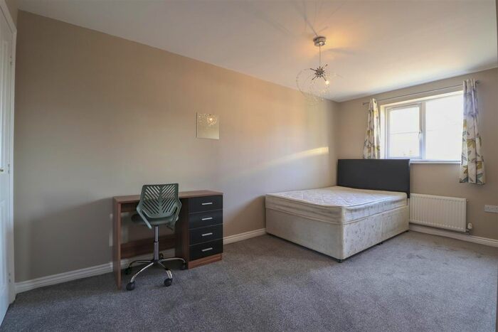 2 Bedroom Flat To Rent In Signet Square, Stoke, Coventry, CV2