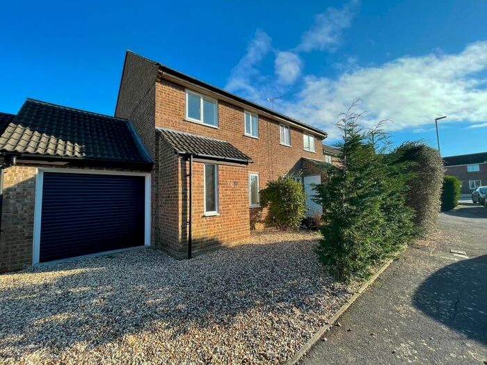 4 Bedroom Semi-Detached House To Rent In Partridge Way, Cirencester, GL7