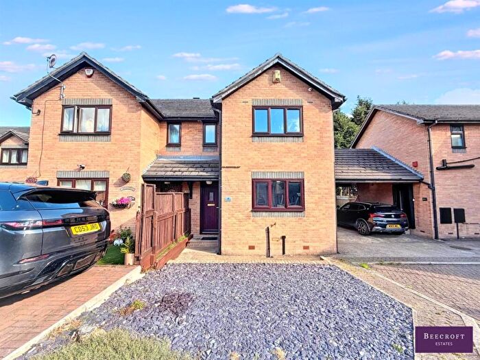 3 Bedroom Semi Detached House For Sale In Winmarith Court, Royston, Barnsley, S71