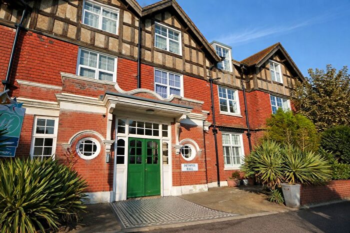 1 Bedroom Flat For Sale In Beresford Gardens, Palm Bay, Margate, Kent, CT9