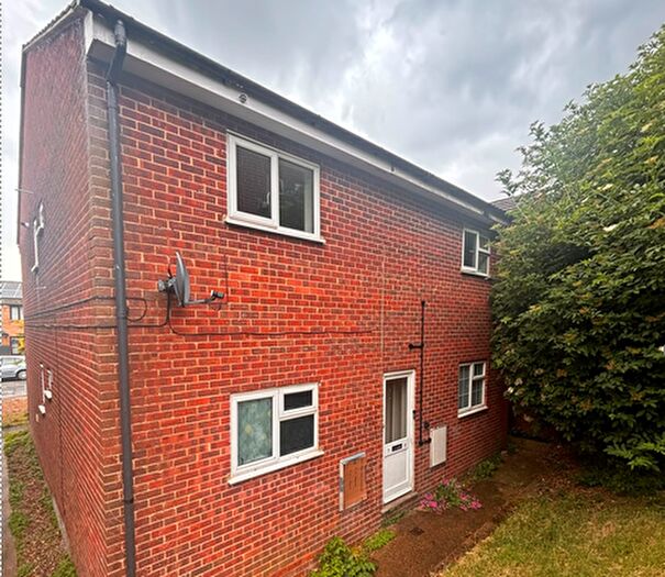 1 Bedroom Flat To Rent In The Cedars, Sittingbourne, ME10