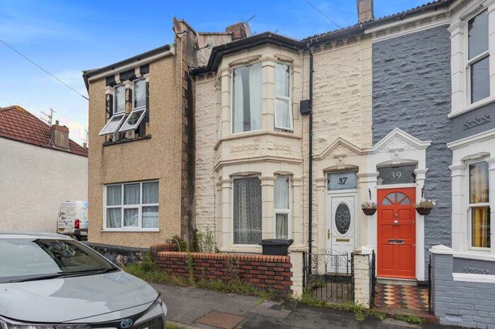 3 Bedroom Terraced House For Sale In Gerrish Avenue, Bristol, BS5