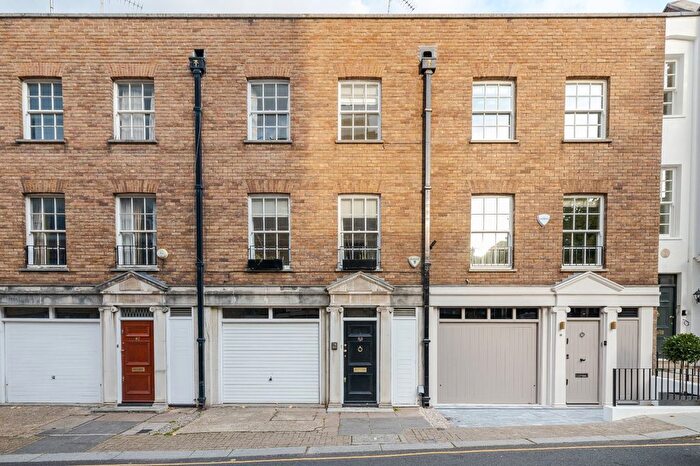 3 Bedroom Detached House To Rent In Cadogan Lane, London, SW1X