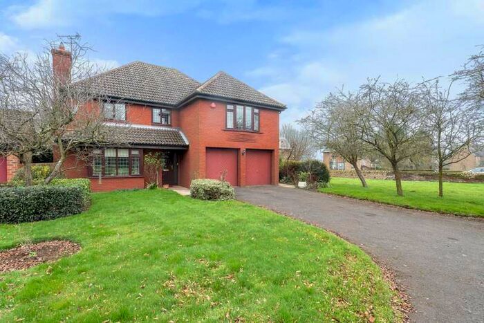 5 Bedroom Detached House For Sale In The Rowans, Silsoe, Bedford, Bedfordshire, MK45