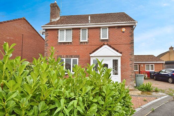 3 Bedroom Detached House For Sale In Avondown Road, Durrington, SP4
