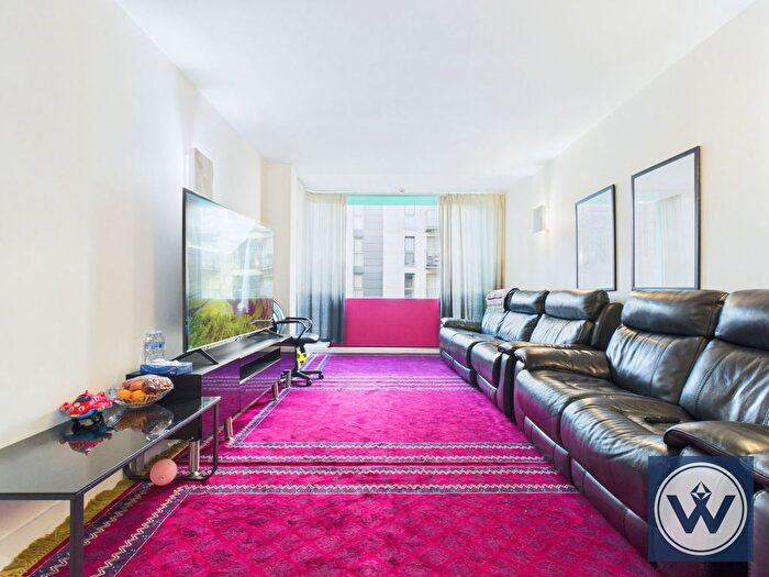 2 Bedroom Flat For Sale In Cardinal Building, Station Approach, Hayes, UB3