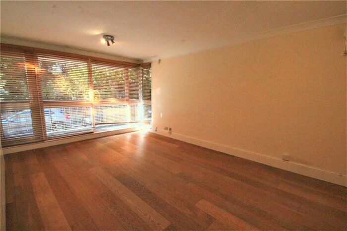 2 Bedroom Apartment To Rent In Greenacres, Hendon Lane, London, N3