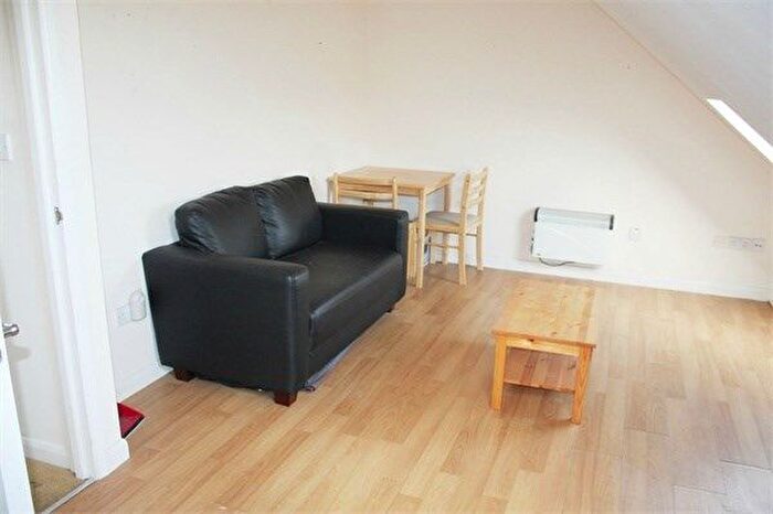 1 Bedroom Flat To Rent In Kenton Road, Harrow, HA3