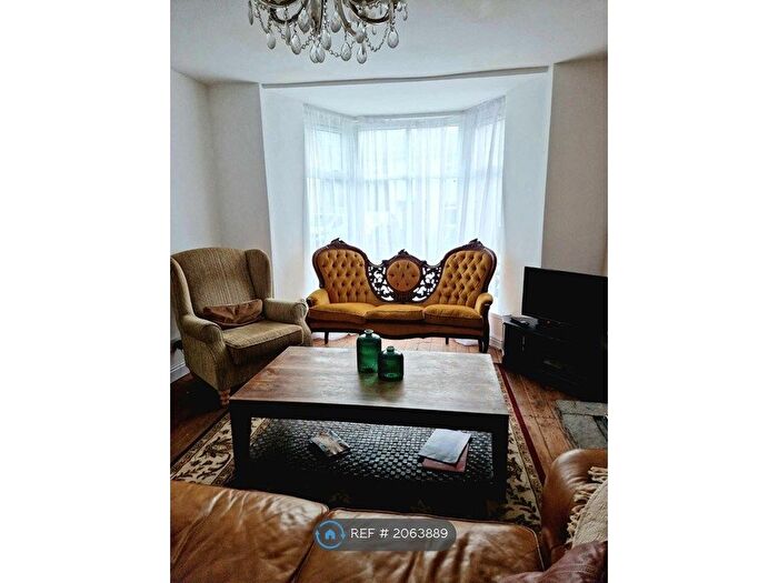 4 Bedroom Terraced House To Rent In West Road, Buxton, SK17