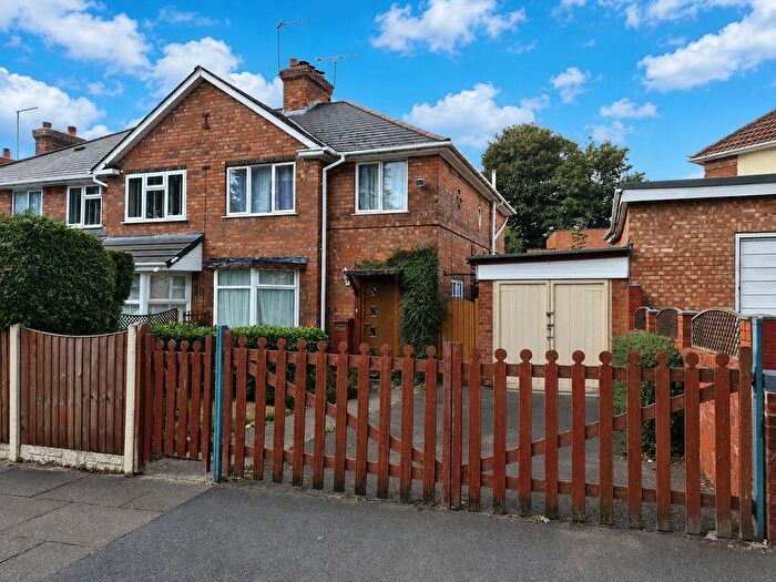 3 Bedroom End Of Terrace House For Sale In Harringay Road, Kingstanding, Birmingham, B44