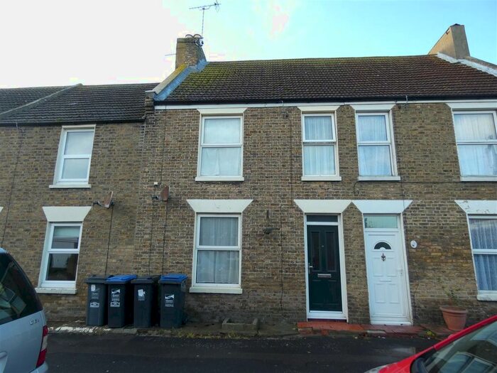 2 Bedroom Property To Rent In Ellington Avenue, Margate, CT9
