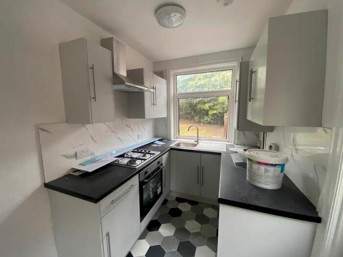 3 Bedroom Semi-Detached House To Rent In Foundry Lane, Leeds, LS14