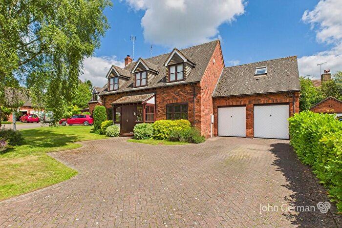 4 Bedroom Detached House For Sale In Squirrels Corner, Newborough, DE13