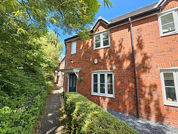 3 Bedroom Semi-Detached House To Rent In Dee Close, Hilton, Derby, DE65