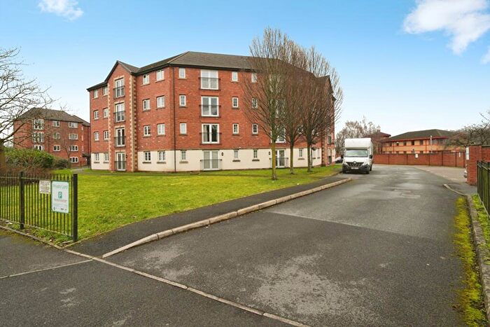 2 Bedroom Flat For Sale In Giants Seat Grove, Swinton, Manchester, Greater Manchester, M27