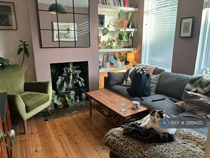 1 Bedroom Maisonette To Rent In Blyth Road, London, E17