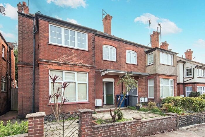 2 Bedroom Flat To Rent In Birley Road, Whetstone, London, N20