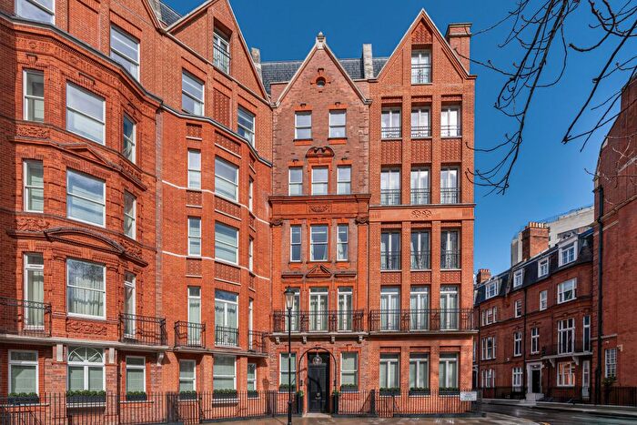 6 Bedroom Flat To Rent In Hans Place, Knightsbridge, London, United Kingdom, SW1X