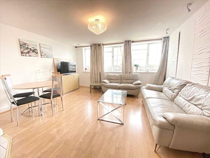2 Bedroom Flat To Rent In Mercury House, Heathcroft, Ealing, W5