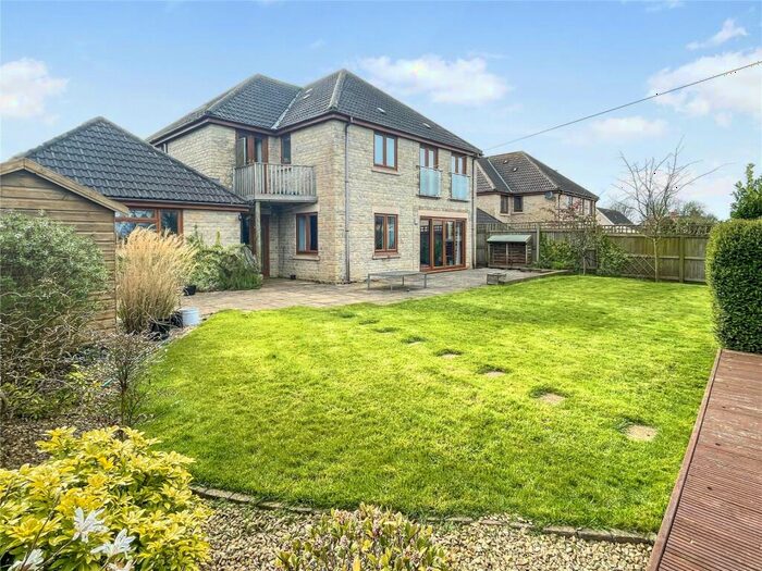 5 Bedroom Detached House For Sale In Strawbridge Close, Chilcompton, BA3