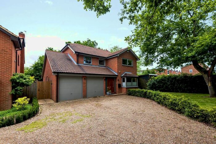 4 Bedroom Detached House To Rent In The Spinney, Waltham Road, Twyford, Berkshire, RG10