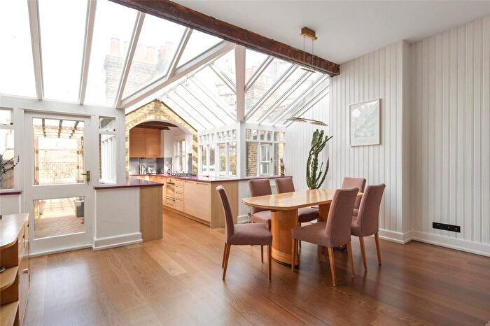 3 Bedroom Flat For Sale In Chester Way, London, SE11