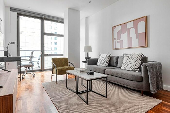 2 Bedroom Apartment To Rent In South Quay Square, London, E14