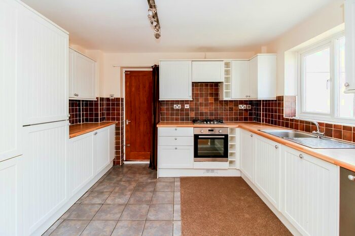 3 Bedroom Flat To Rent In Churchill Road, Kidlington, OX5