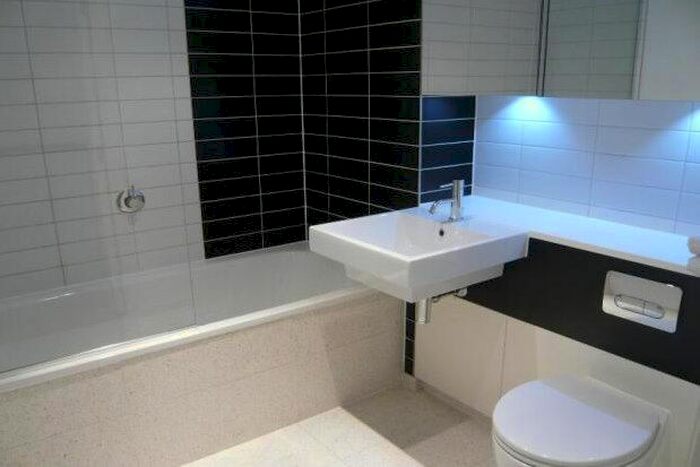 2 Bedroom Flat To Rent In Lumiere Building, Manchester, M15