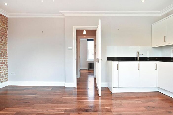 1 Bedroom Terraced House To Rent In Amhurst Road, London, E8