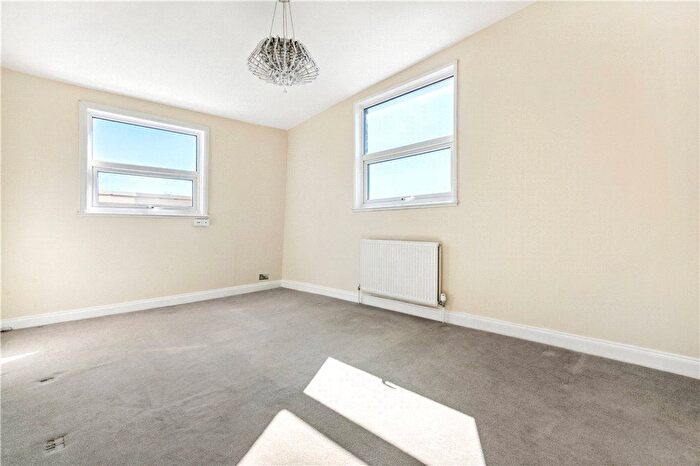 1 Bedroom Flat To Rent In Earls Court Road, London, SW5