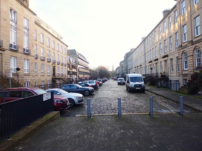 2 Bedroom Flat To Rent In , Fettes Row, Edinburgh, EH3