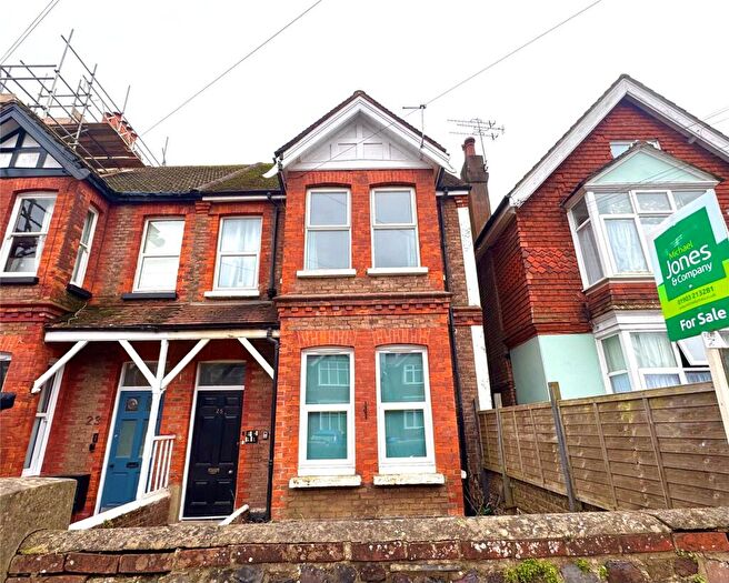 Flat For Sale In Pavilion Road, Worthing, West Sussex, BN14