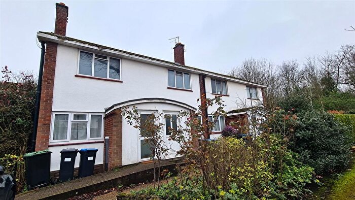 2 Bedroom Flat For Sale In Holtwhites Hill, Enfield, EN2