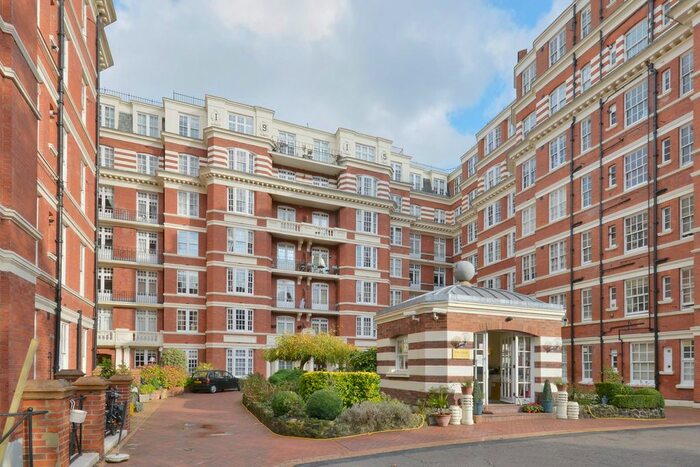 3 Bedroom Flat To Rent In - Maida Vale, London, W9