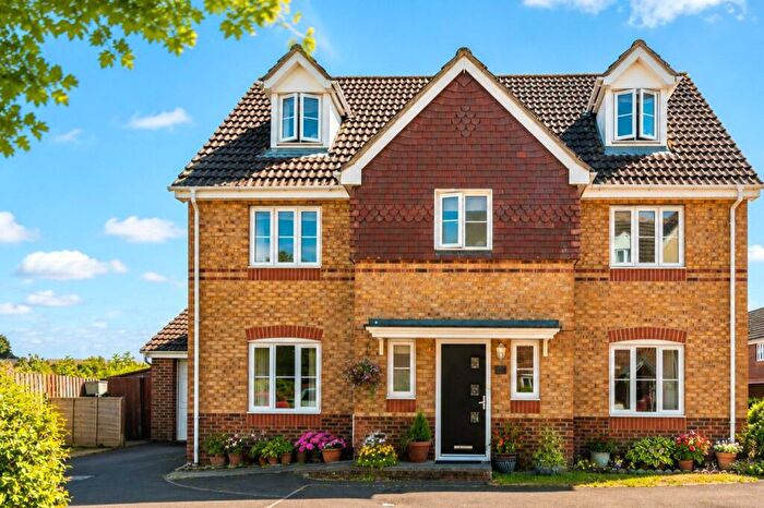 6 Bedroom Detached House For Sale In Sunderland Gardens, Newbury, Berkshire, RG14