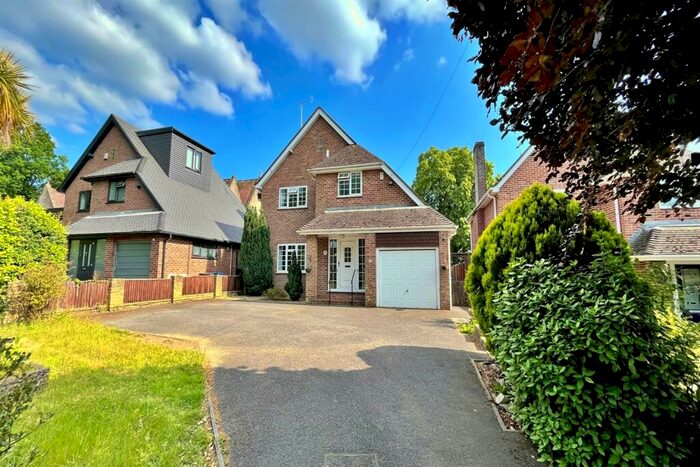 3 Bedroom Detached House To Rent In Broadstone, BH18
