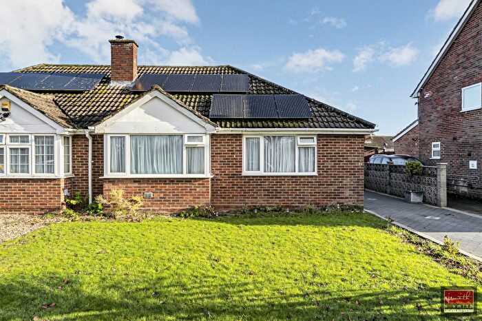 3 Bedroom Semi-Detached Bungalow For Sale In Hadrian Way, Stanwell, TW19