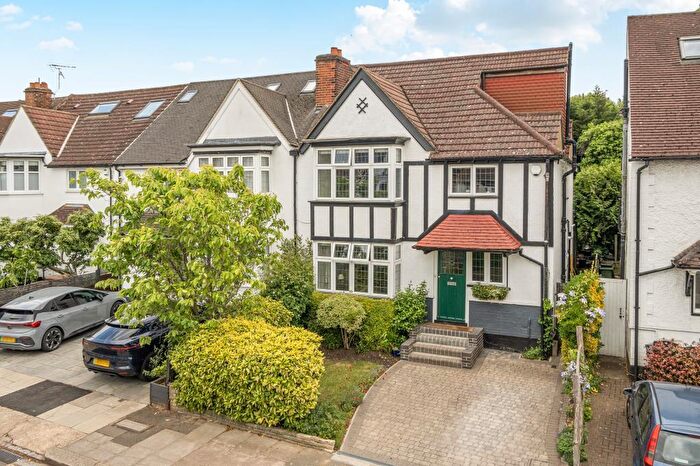 5 Bedroom Semi-Detached House For Sale In Lyndhurst Gardens, Finchley, N3