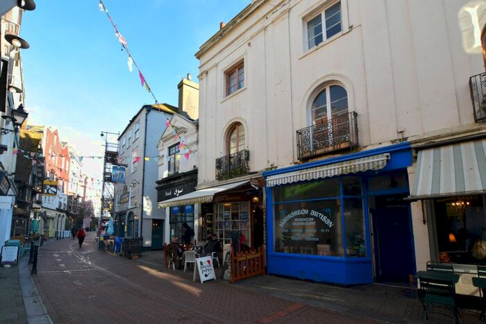 2 Bedroom Flat To Rent In George Street, Hastings, TN34