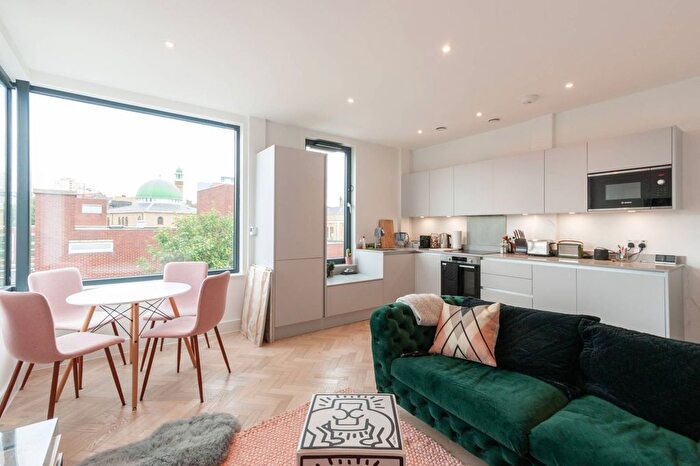 1 Bedroom Flat To Rent In Alexandra House, Acton, London, W3