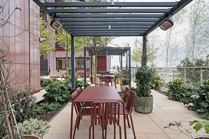 1 Bedroom Flat To Rent In Selbourne Road, Walthamstow, E17