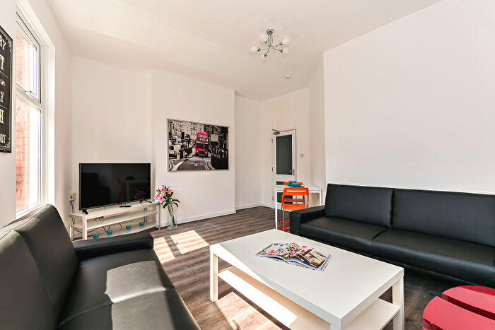 7 Bedroom End Of Terrace House To Rent In Ferndale Road, Liverpool, Merseyside, L15