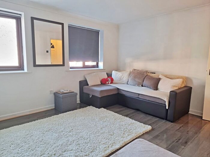 Studio To Rent In Houghton Mews, Windsor Street, Luton, Bedfordshire, LU1