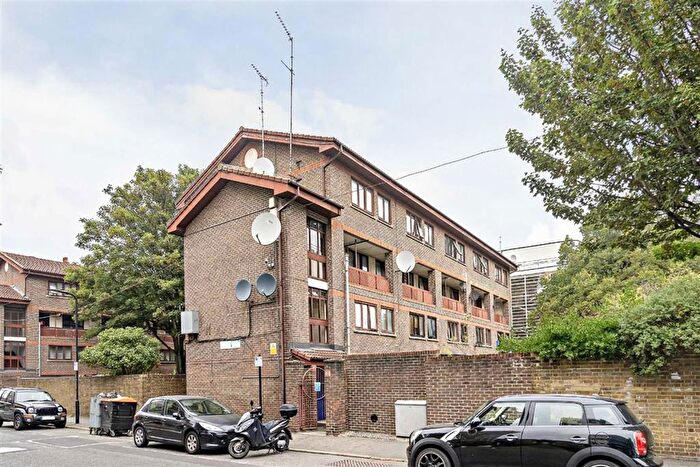 3 Bedroom Flat To Rent In Purcell Street, London, N1