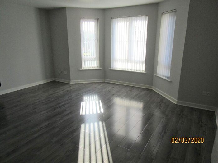 2 Bedroom Flat To Rent In John Neilson Avenue, Paisley, PA1