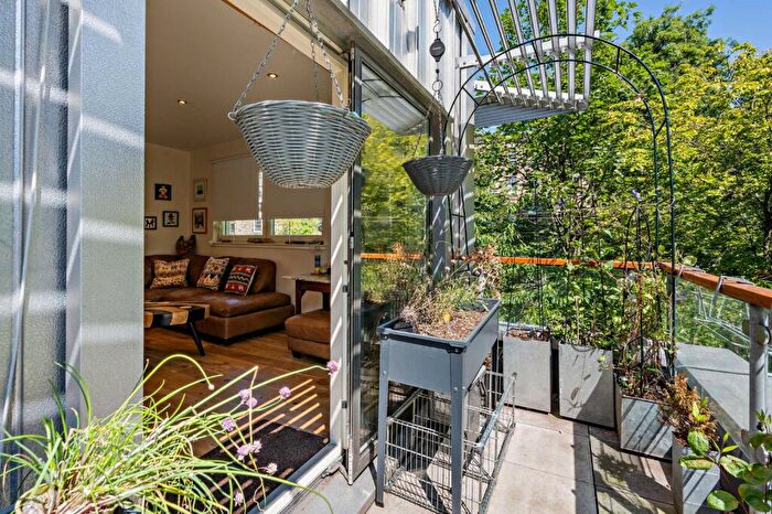 3 Bedroom End Of Terrace House For Sale In New Broughton, Edinburgh, Midlothian, EH3