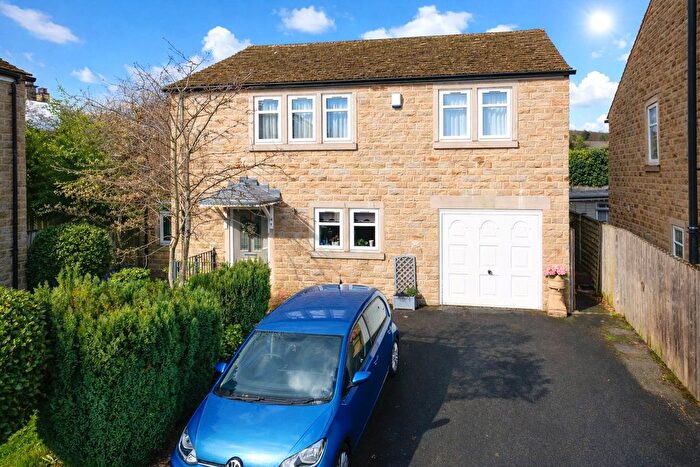4 Bedroom Detached House For Sale In St. James Close, Baildon, Shipley, West Yorkshire, BD17